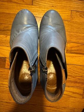 Safe Step Gray Leather Ankle Booties - Women's